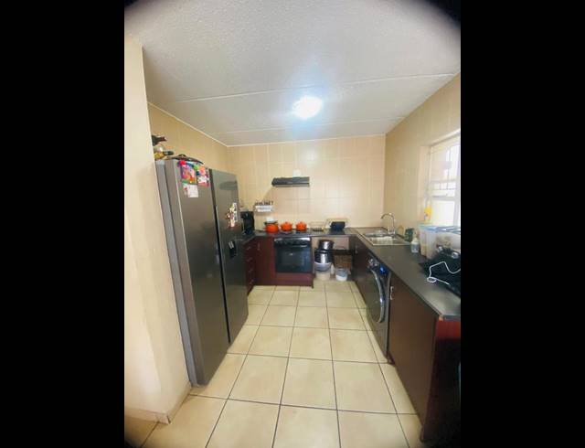 3 BEDROOM TOWNHOUSE FOR SALE IN ORMONDE VIEW